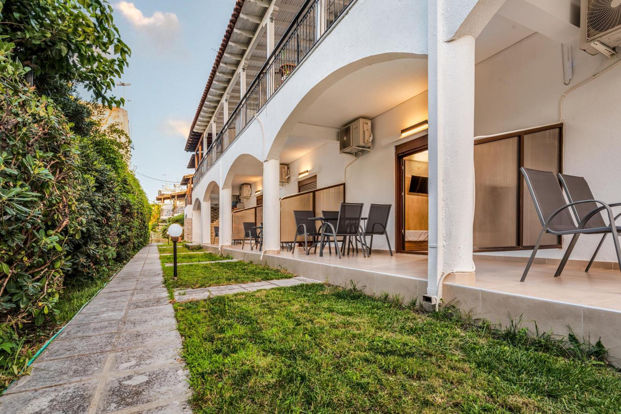 Odyssey Accommodation Пефкохори Экстерьер фото
